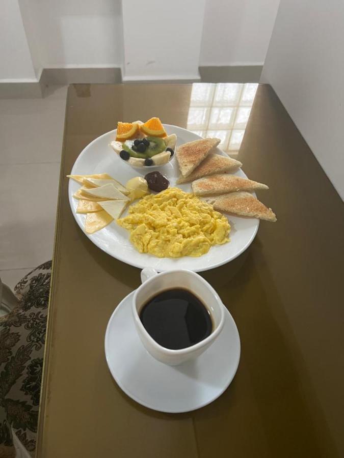 Hotel Boutique The Royalty Guayaquil Bagian luar foto