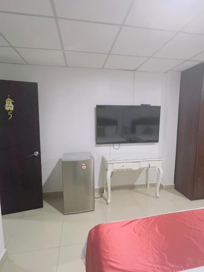 Hotel Boutique The Royalty Guayaquil Bagian luar foto